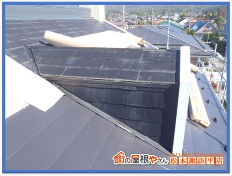 下諏訪町屋根カバー工法　施工前